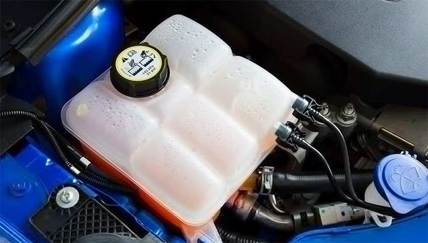 ضد یخ خودرو چیست و چه زمانی باید آن را تعویض کرد؟