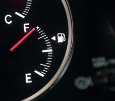 دلیل خطای نمایش نشانگر بنزین چیست؟