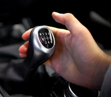 گیربکس دستی خودرو (Manual Gearbox) چگونه کار می‌کند؟