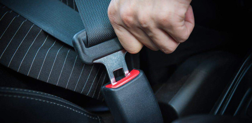 1633521591-blog-wearing-seat-belt-important.jpg