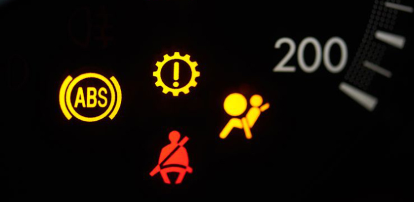دلایل روشن شدن چراغ هشدار سیستم کیسه هوا (Airbag) چیست؟